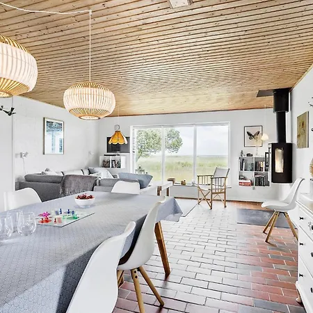 Three-bedroom In Tranekar 펜션 *